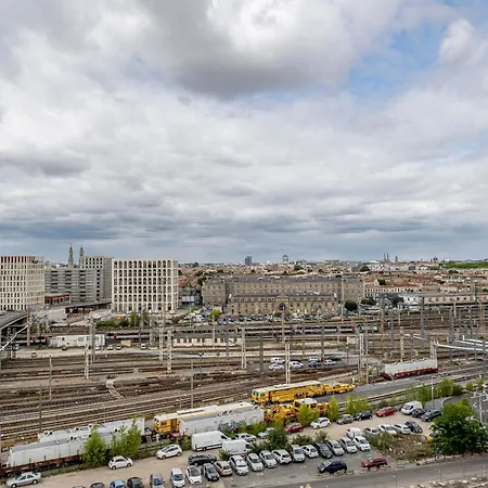 Centre Gare Saint-jean מלון 3*