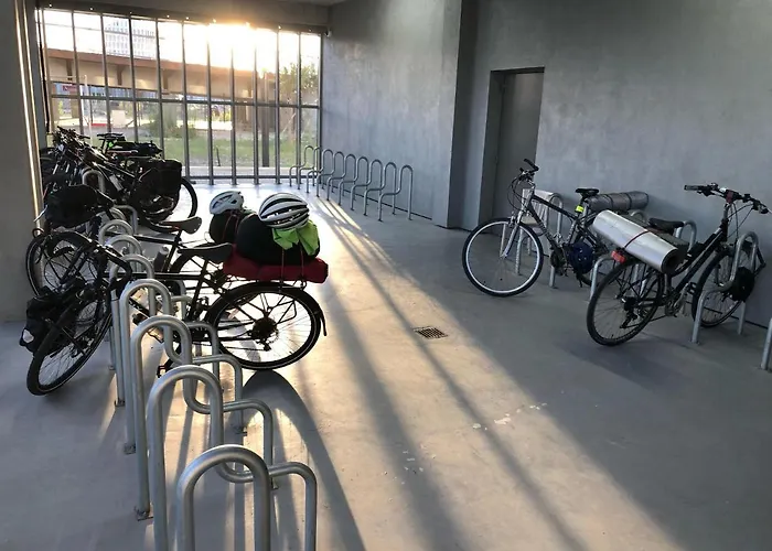 מלון Centre Gare Saint-jean 3*