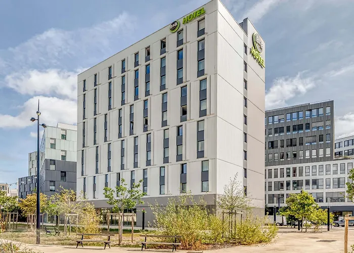 מלון Centre Gare Saint-jean 3*