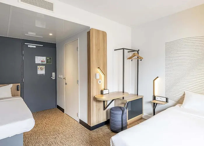 Centre Gare Saint-jean מלון 3*