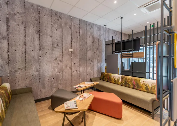 Centre Gare Saint-jean 3* בורדו