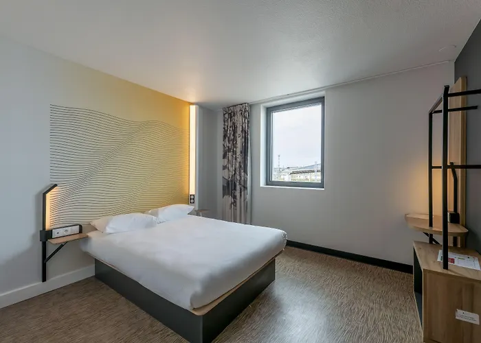 Centre Gare Saint-jean מלון